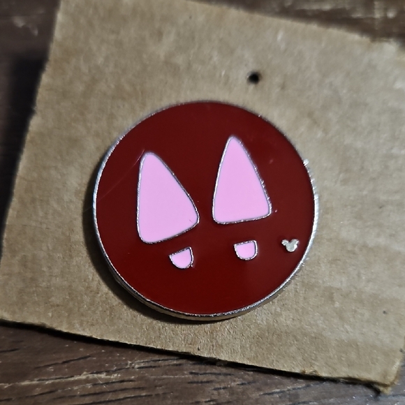 Disney Trading Pin Minnie Mouse Footprints Hidden Mickey Minnie's Feet 2007 - Picture 1 of 2